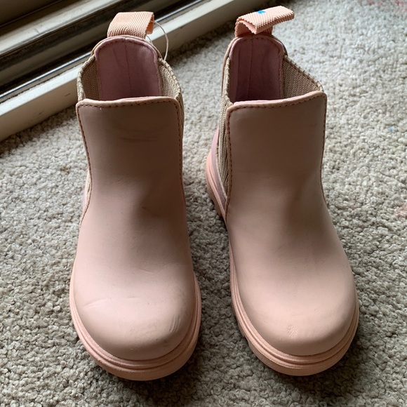 Native Other - Brand new Native toddler boots size 7.